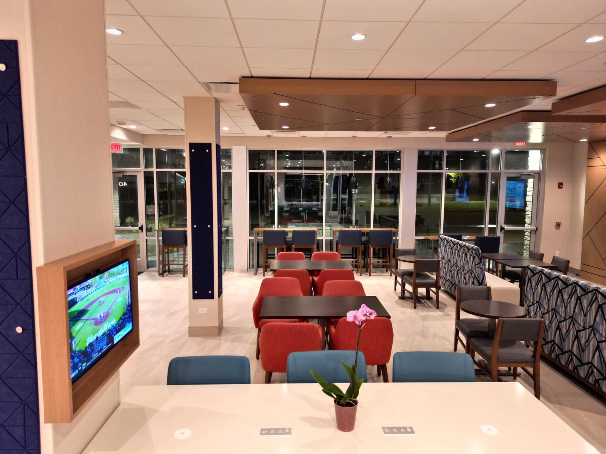 Holiday Inn Express & Suites Chicago Schaumburg By Ihg Exterior photo