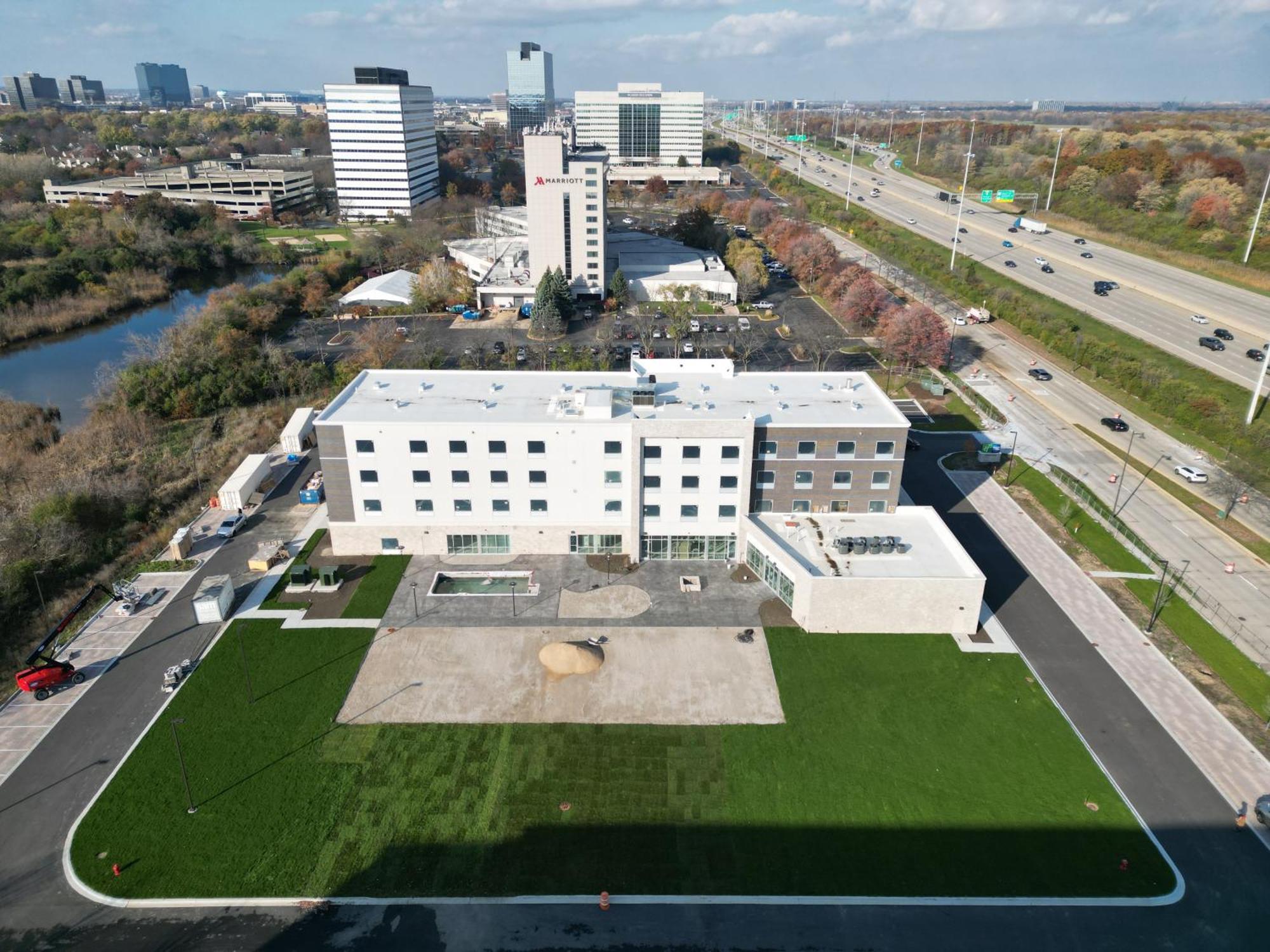 Holiday Inn Express & Suites Chicago Schaumburg By Ihg Exterior photo