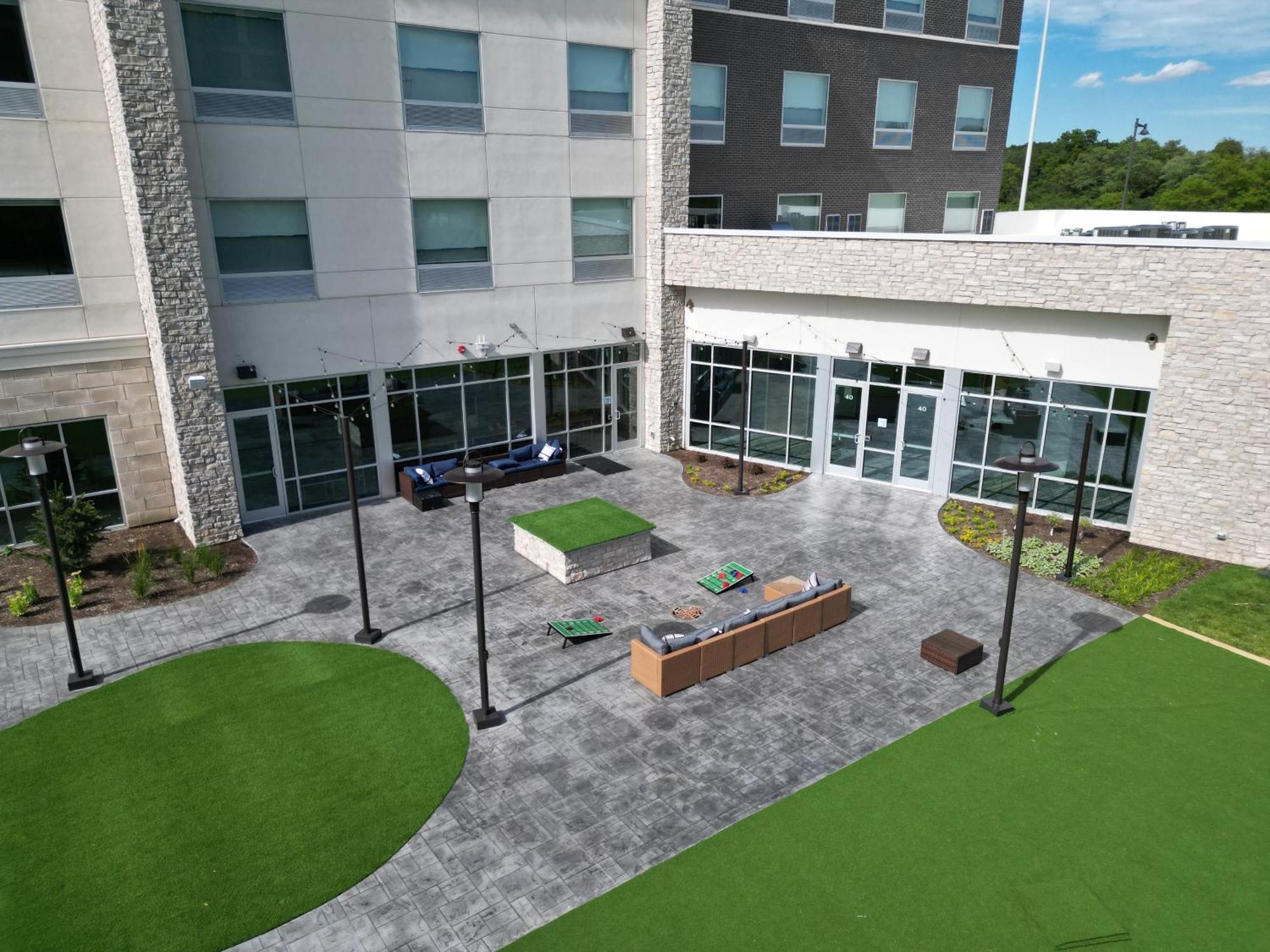 Holiday Inn Express & Suites Chicago Schaumburg By Ihg Exterior photo