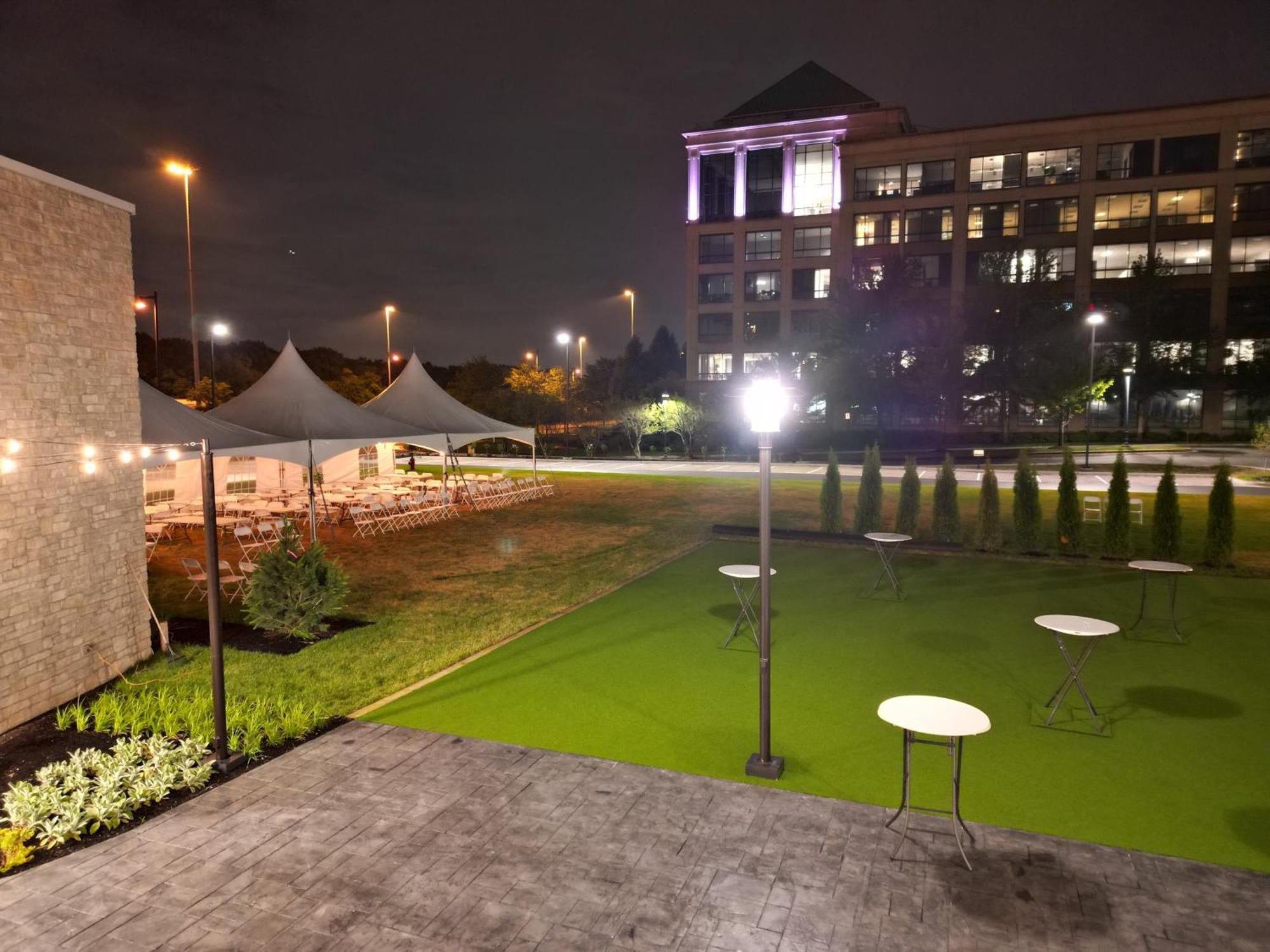 Holiday Inn Express & Suites Chicago Schaumburg By Ihg Exterior photo