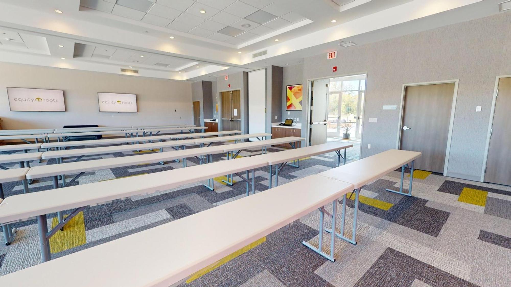 Holiday Inn Express & Suites Chicago Schaumburg By Ihg Exterior photo